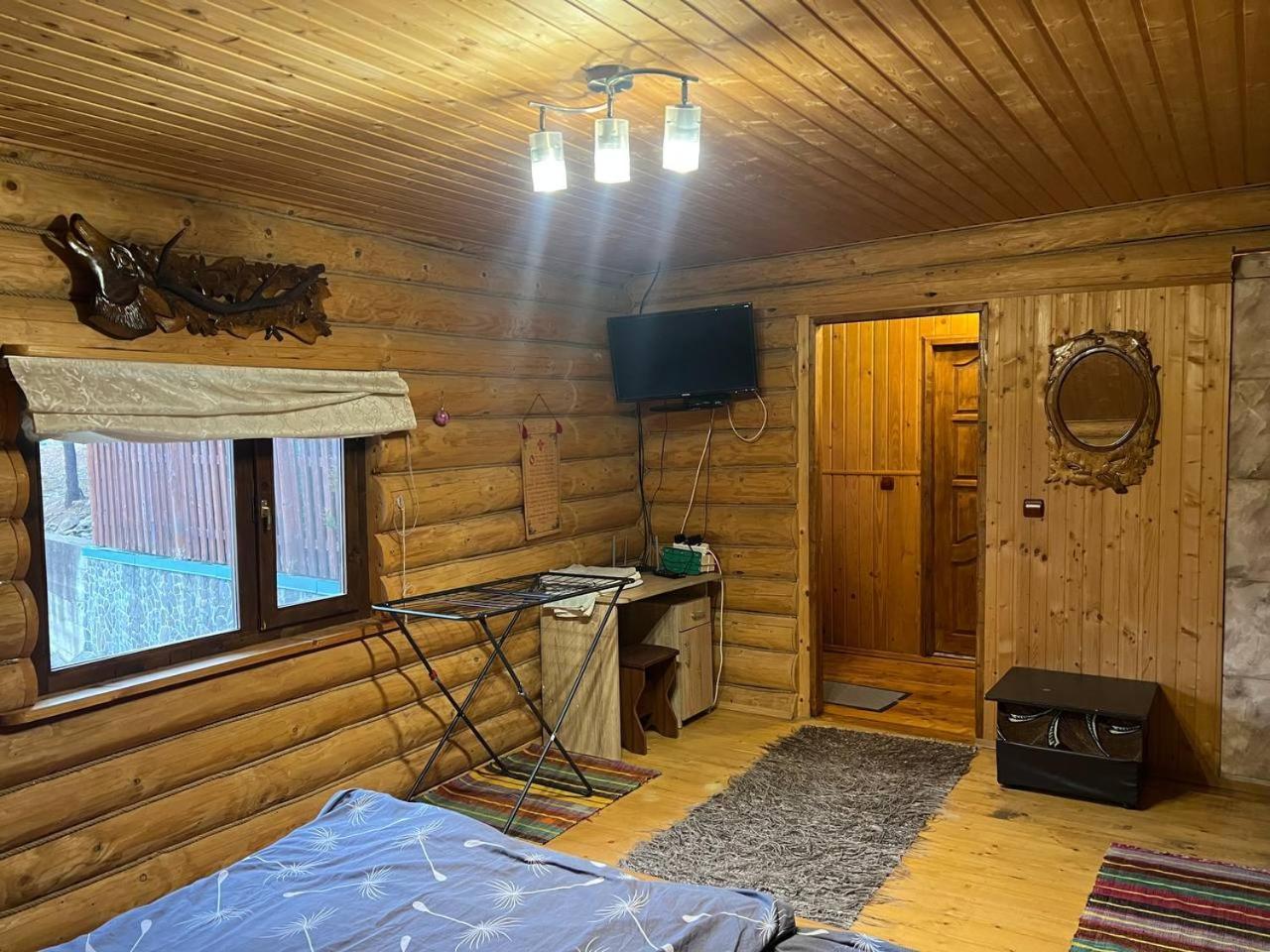 Mizhhirya  Farmstead Lisova 호스텔 외부 사진