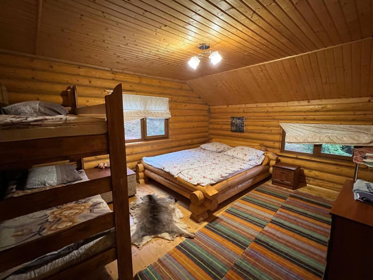 Mizhhirya  Farmstead Lisova 호스텔 외부 사진